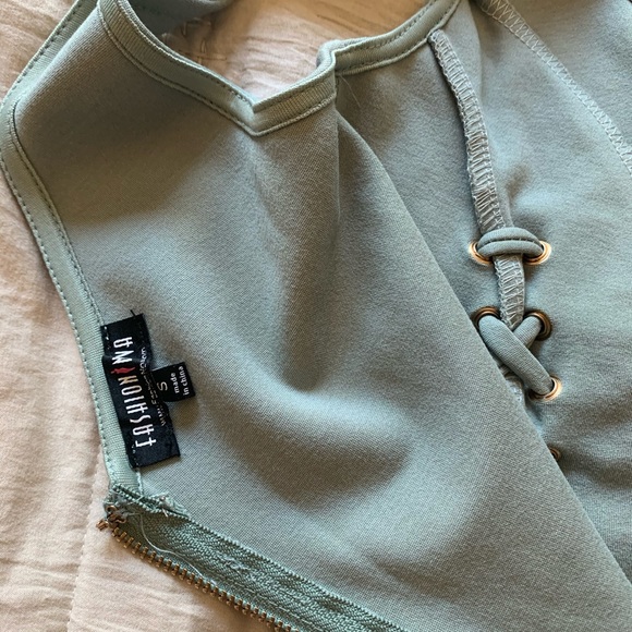 Mint green form fitting mini dress - Picture 2 of 6